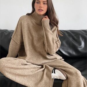 NWT COMMENSE Knit Set Turtleneck Knit Pants Size Large Tan Beige Sweater Set